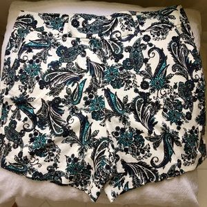 Pretty paisley peacock 🦚 colored LOFT shorts!!